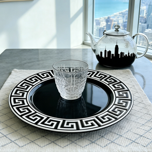 Plato Decorativo de Lujo Moderno con Fondo Negro y Borde Blanco, Patrón Griego, Fabricante, Venta al Por Mayor, Personalización Disponible - Product Image 4