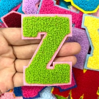 Patchs Alphabet Brodés en Chenille Colorée A-Z Style Universitaire, Écussons Thermocollants pour Veste Personnalisée