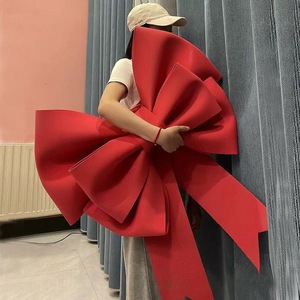 Kit de nœuds rouges surdimensionnés 80x75cm en matériau EVA pour décorations de mariage et de Noël - Product Image 4