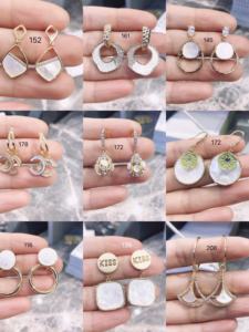 بيع بالجملة مصنع دبي شرابات الموضة سلسلة القلب فراشة اللؤلؤ قلادة هوك النساء الكورية الأقراط الطويلة - Product Image 2