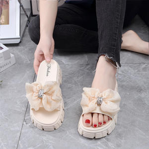 Chaussons d'été personnalisés à semelle épaisse antidérapante pour femmes, décontractés pour la maison et l'extérieur, tongs de plage - Product Image 6