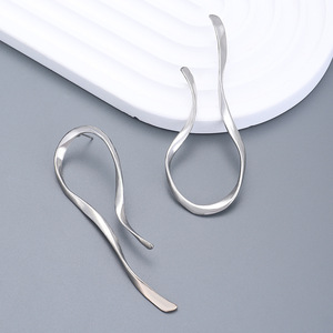 Fashion Asymmetry Unusual Big Stud <strong>Earrings</strong> for Women Statement Irregular Punk Creative Line <strong>Earring</strong> Jewelry for Women - Product Image 4