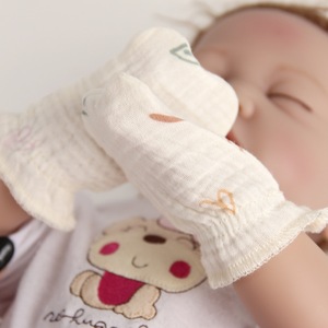 Guanti antiscivolo per neonati 100% cotone lavabili con stampa di cartoni animati, semplici guanti per neonati da 0 a 6 mesi, quattro stagioni - Product Image 1