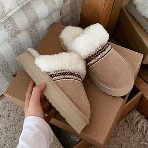 Bottes de neige épaisses tissées ethniques pour femmes avec bordure en <span class=keywords><strong>fourrure</strong></span> roulée et demi-sandales doublées de polaire pour un confort extérieur chaud - Product Image 6
