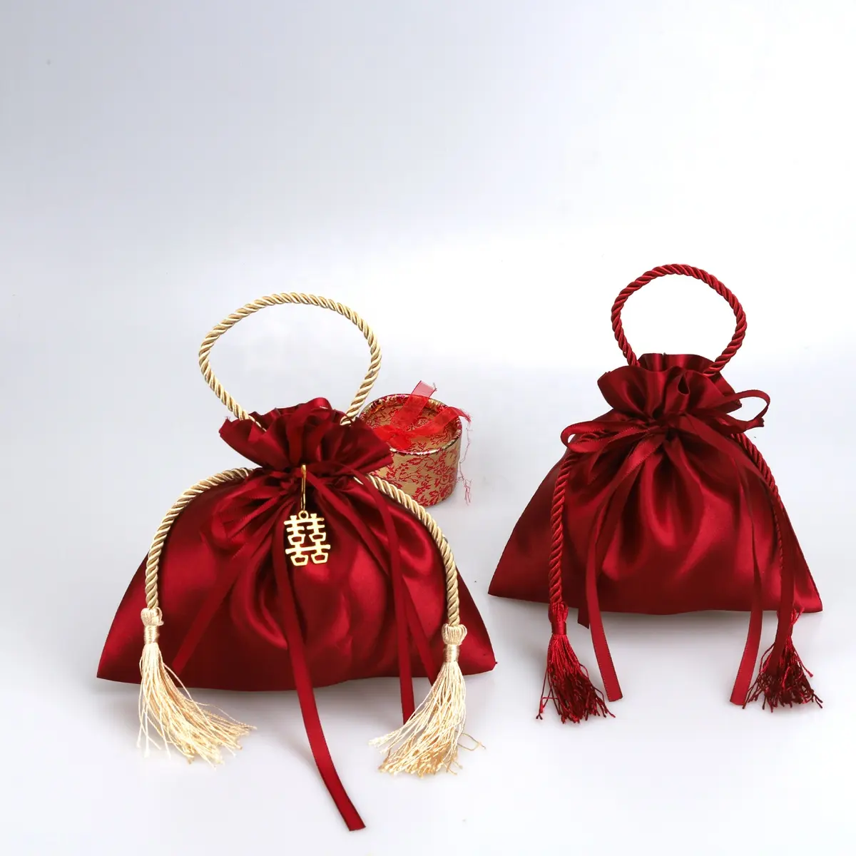 Высококачественный красный праздничный сахарный подарок ювелирные изделия атласная сумка на шнурке с кисточками атласная сумка с пользовательским логотипом