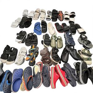 Sandalias Planas Casuales de Verano de Segunda Mano con Punta Abierta y Suela Sintética, Tipo Chancla, Venta al por Mayor en Fardos, Zapatos para Caminar - Product Image 1