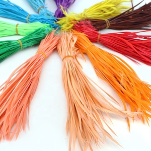 Vente en gros de belles plumes d'oie teintées de 5 à 8 pouces 13-20cm couleurs de plumes d'oie naturelles pour décorations artisanales - Product Image 5