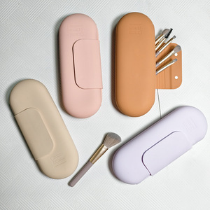 Sac de rangement multifonctionnel en silicone anti-poussière à forte absorption magnétique grande capacité, nouveau sac de beauté transfrontalier - Product Image 2