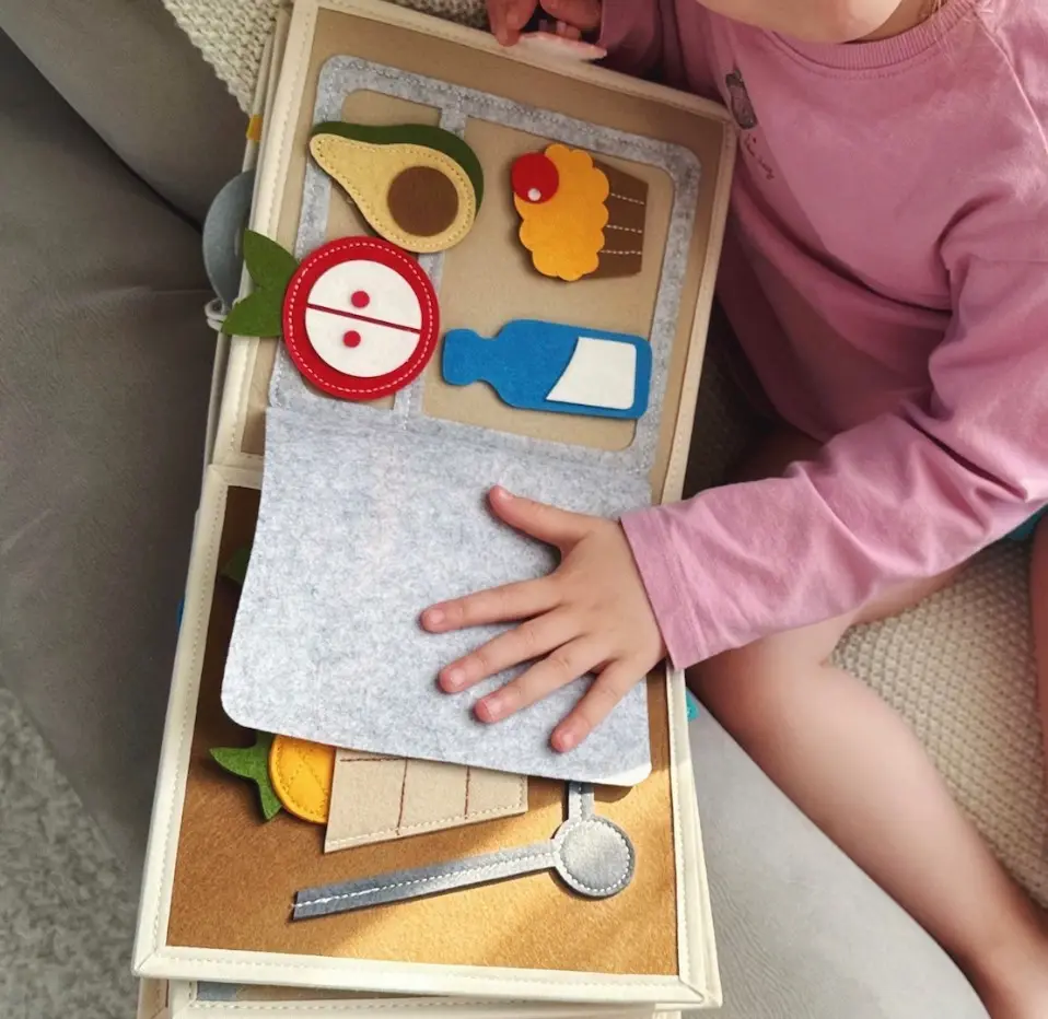 Silent Busy Book Montessori Education Felt Book untuk Bayi dan Balita Toy Cloth Book