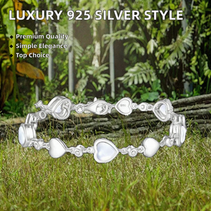 Bracelet en argent sterling 925, forme cœur, zircon, ajustable, minimaliste, bijou fantaisie, délicat, pour femme, idéal pour les fêtes - Product Image 1