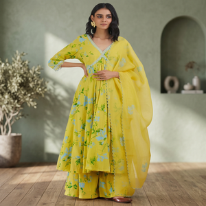 Salwar Kameez en coton imprimé floral jaune pour femmes, style traditionnel indien pakistanais, coupe ample, longueur au sol, décontracté, style estival - Product Image 3