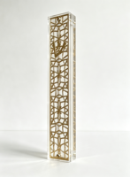 Étui à Mézouzah en Acrylique Personnalisé de Qualité Supérieure avec un Design Géométrique Doré Élégant et des Lettres Hébraïques Personnalisées pour la Décoration de la Maison Juive