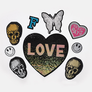 Cartoon Smile Gezicht Pailletten Borduurwerk, 2 Centimeter Hoge Kwaliteit Patroon Kraal Stof Patches, Computer Geborduurde Badges - Product Image 3