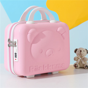 Venta al por mayor equipaje de mano Oso de dibujos animados bolsa de cosméticos Mini contraseña bolsa 14 pulgadas regalo viaje cosmético venta productos portátil tocador Cas - Product Image 5