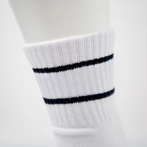 Custom Neutral Outdoor Knitted Sports <b>Socks</b> High Quality Quick Dry Non Slip Youth Crew <b>Socks</b> Wholesale - Product Image 3