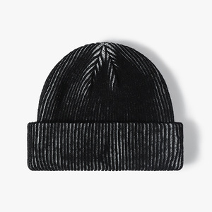 Gorro de Punto Acrílico 100% Personalizado con Logotipo, Diseño de Bloques de Color y Rayas Verticales, Cálido y Acogedor para Invierno, con Puño Elástico, Estilo Gorro de Calavera, para Playa - Product Image 1