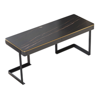 Bureau d'ordinateur moderne de luxe en pierre frittée noire, style italien durable et minimaliste, avec pieds en métal pour bureau à domicile et étude