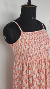 Robe longue maxi sans manches à col carré en coton indien respirant à motifs floraux imprimés à la main pour femmes - Product Image 2