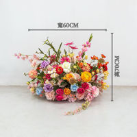 Kunstbloemen boogdecoratie roze oranje rood paars wit lichtblauw roos ranonkel madeliefje cosmos zijde bloemen achtergrond