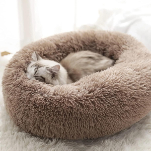 Kostenlose Musterlieferanten Neuartiges Rundes Langes Plüsch-Donut-Haustierbett Flauschiges Baumwoll-Braunes Beruhigendes Kleines Katzen- und Hundehäuschen - Product Image 1