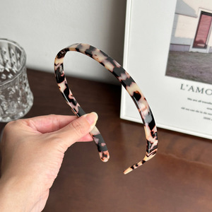 Klassisches und Elegantes Gebogenes Acetat Unisex Multifunktionales Haarband Retro Französischer Stil Rutschfestes Nicht Einschränkendes Stirnband - Product Image 2