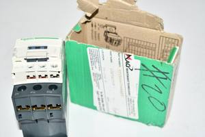 Nuovo Contattore Originale PLC Elettrico LC1D25BD, Controllo Motore, <span class=keywords><strong>3</strong></span> Poli 1NO/1NC 25A 24VDC, Prodotti per Automazione Industriale *Ottimo Prezzo* - Product Image 1