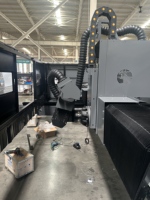 Machine de découpe laser à fibre industrielle CNC haute puissance sur rail au sol avec fonction de découpe en biseau