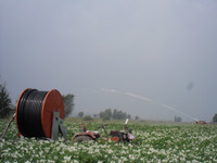 Sistem Irigasi Pertanian Mobile Water Cannon, Rain Gun, Impact Sprinkler, dan Rotating Lawn Irrigation