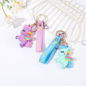 Porte-clés 3D mignon dessin animé licorne cheval pendentif avec dragonne porte-clés cadeaux usine personnalisé - Product Image 3