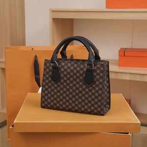 Borsa da donna di nuova 2025 alta qualità alla moda da donna Tote Messenger borsa da donna di lusso composita piccola borsa quadrata da donna - Product Image 6