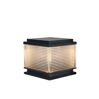 Lampe de poteau extérieure moderne avec diffuseur à nervures horizontales pour l'éclairage paysager