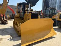 Bulldozer Caterpillar D6M Súper Resistente y Robusto de Tamaño Mediano para Remover Tierra en Cargas Pesadas y Condiciones de Trabajo Difíciles