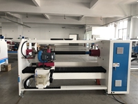 Machine à découper les rouleaux de ruban adhésif à six axes pour l'emballage