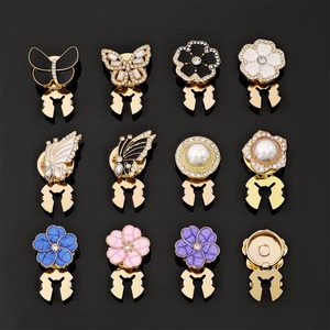 Boutons de chemise en métal de luxe avec fleurs, perles, papillons et strass pour vêtements féminins - Product Image 1