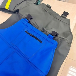 Completo da Pesca Impermeabile di Alta Qualità per Pescatori, Giacca Riflettente Rinforzata + Pantaloni con Pettorina, Pantaloni Resistenti per Adulti - Product Image 4