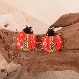 Boucles d'oreilles clous élégantes en acier inoxydable plaqué or pour femme, motif <span class=keywords><strong>coccinelle</strong></span>, avec cercle enroulé, accessoire cadeau - Product Image 3