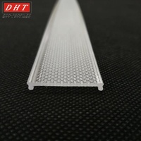 Diffuseur en plastique PC prismatique LED de bonne qualité, transparent / laiteux / givré, section linéaire et irrégulière, zone publique