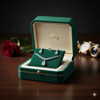 Boîte à bijoux de luxe vert forêt avec logo en feuille d'or pour la présentation de colliers et de bagues haut de gamme, ensemble de boîtes de présentation