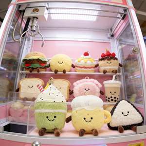 متوفر في المخزون: دمية قطيفة على شكل كعكة عيد ميلاد همبرغر من بريطاني جي سي فان، قلادة للحقيبة، هدية عيد ميلاد لآلة المخلب. - Product Image 1