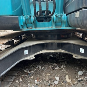 Excavatrice sur chenilles d'occasion Kobelco SK140LC-8 de 14 tonnes, moteur Mitsubishi, pour travaux de construction routière municipale - Product Image 5
