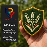 Écusson brodé personnalisé OEM ODM en forme de bouclier, motif botanique blé, thermocollant pour veste, sac à dos, uniforme, accessoire vestimentaire