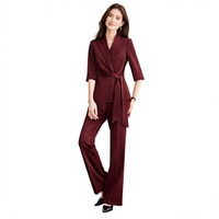 Ensemble tailleur 2 pièces blanc sur mesure pour femme avec blazer à ceinture et pantalon large fendu – Tenue de travail pour femme – Fabrication OEM ODM
