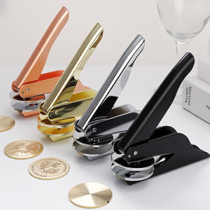 Alicates de grabado en relieve con marco de metal redondo para hacer sellos con accesorios de clip - Product Image 2