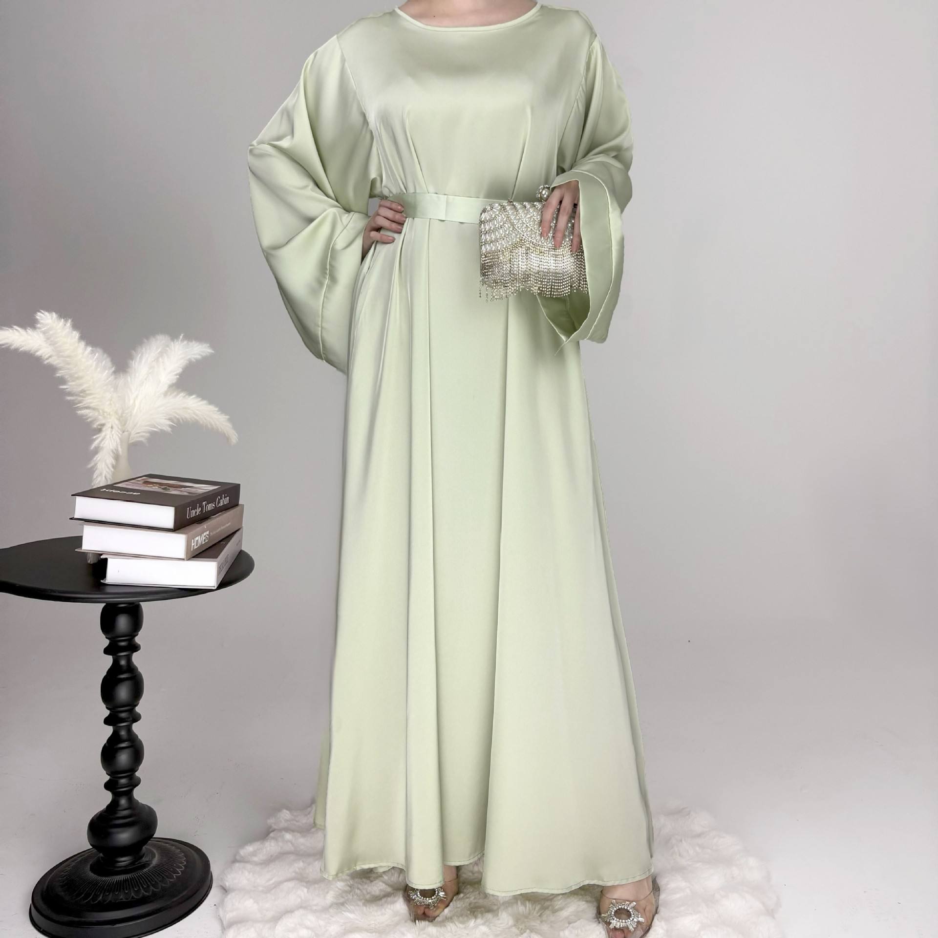 สีเขียวอ่อน