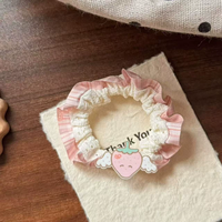 Mignon chouchou rose en dentelle à carreaux avec décorations fraise et ailes, attache-cheveux pour queue de cheval pour jeunes filles