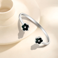 Qingxin personnalisé OEM bijoux fins 925 argent Sterling Malachite trèfle à cinq feuilles Bracelet Bracelet pour les femmes