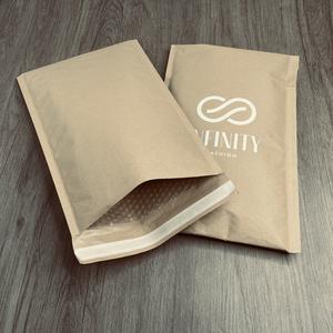 Sobres de Burbuja Blancos de Lujo - Bolsas de Envío Acolchadas Impresas Personalizadas para Ropa y Artículos Frágiles - Product Image 4