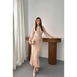 Robe de soirée en mousseline beige avec fronces sur le devant – Vente en gros - Product Image 5