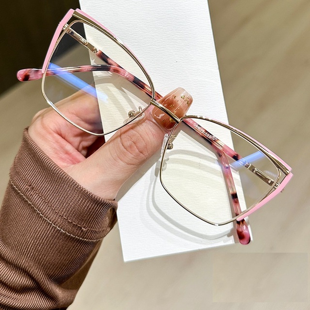Fashionable Pink Leopard Print Frame Anti Blue Light Eyeglasses Luxury Cat Eye Metal Frames Women Retro Optical Spectacles 2026