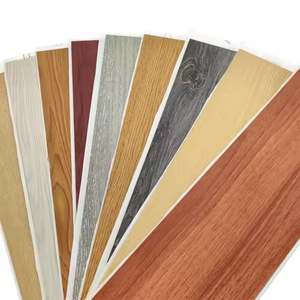 Personnalisé haute brillance auto-adhésif PVC sol en vinyle plastique résistant à l'usure colle <span class=keywords><strong>sous</strong></span> le plancher pour les villas - Product Image 2